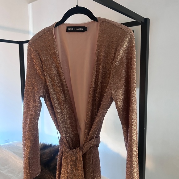 NBDxNAVEN rose gold/pink sequined, tie in front dress - Picture 4 of 6